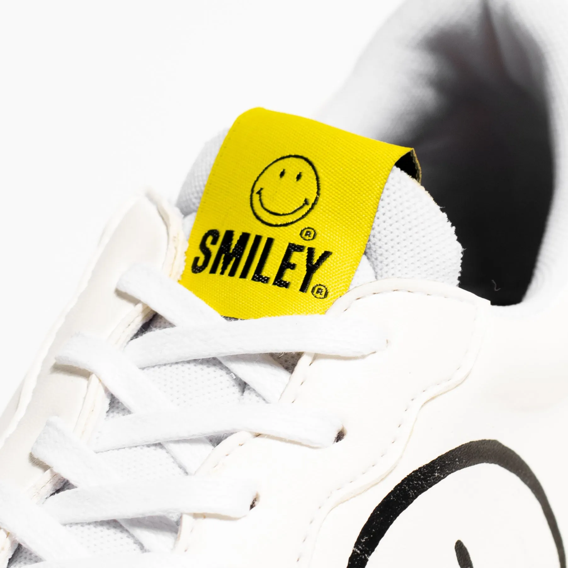 GIO CARDIN x SMILEY - ZOE - TRIPLE WHITE