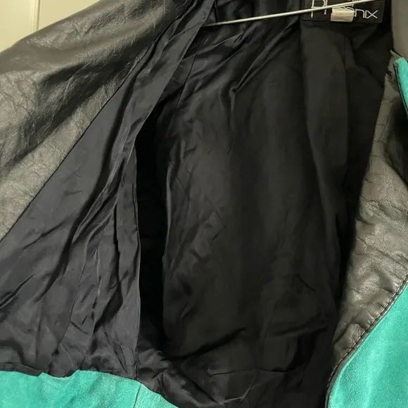 PHOENIX (Outerwear) Women’s Teal/Black 80/90’s Suede Short Leather Jacket-Size L