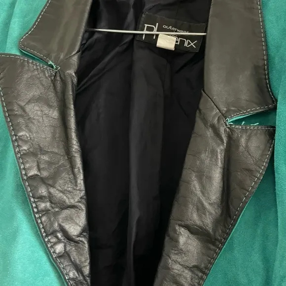 PHOENIX (Outerwear) Women’s Teal/Black 80/90’s Suede Short Leather Jacket-Size L