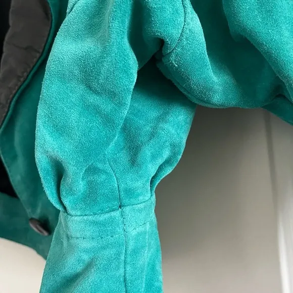 PHOENIX (Outerwear) Women’s Teal/Black 80/90’s Suede Short Leather Jacket-Size L