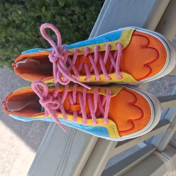 RARE Collab Sesame Street x Vans US Kids Size 2 Sk8-hi Zipper Heel Sneakers