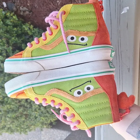 RARE COLLAB Vans X Sesame Street Sk8-Hi Zipper Back Sneakers Kids 2
