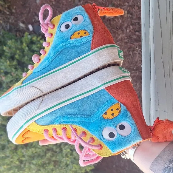 RARE COLLAB Vans X Sesame Street Sk8-Hi Zipper Back Sneakers Kids 2