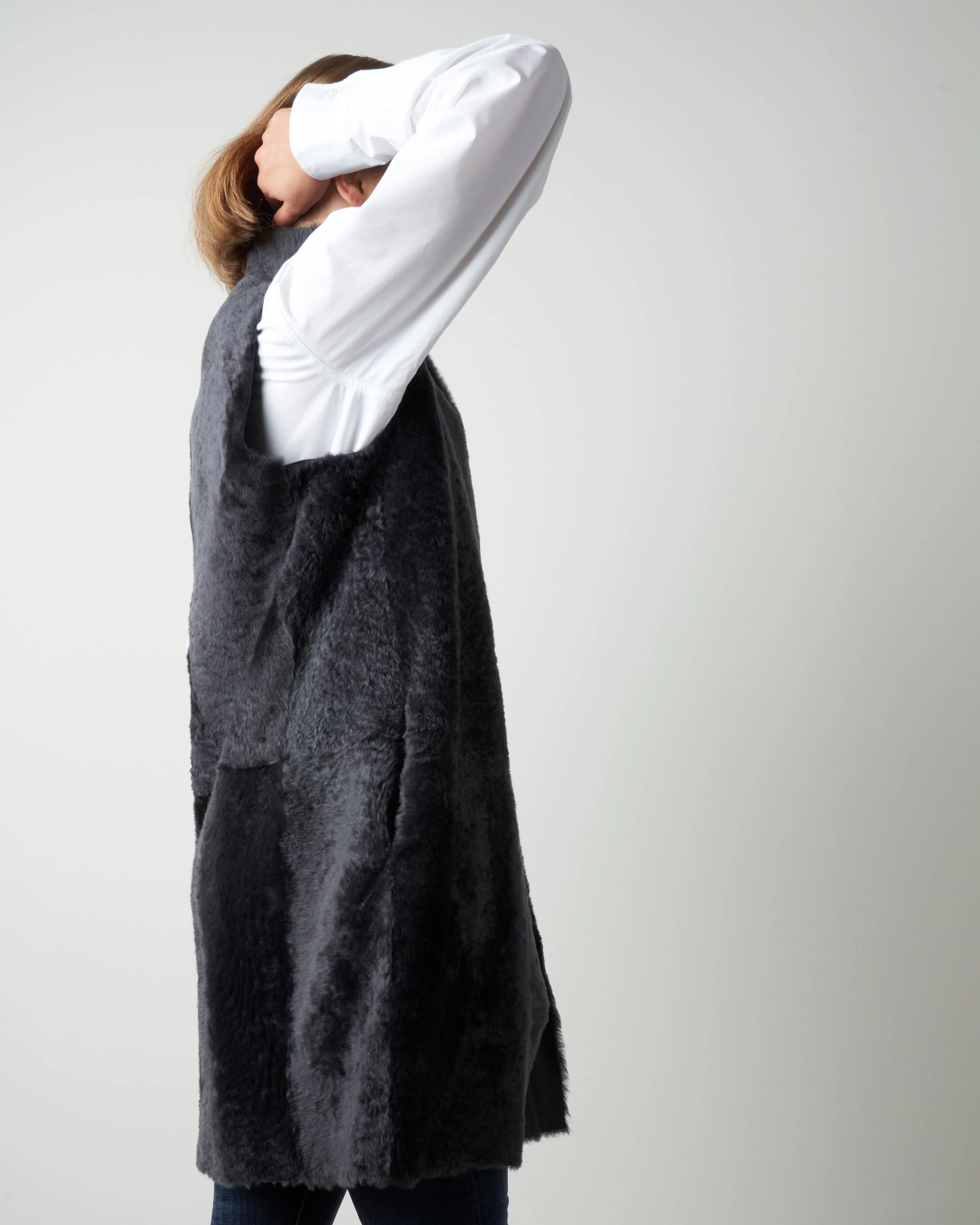 stand collar shearling gilet - graphite