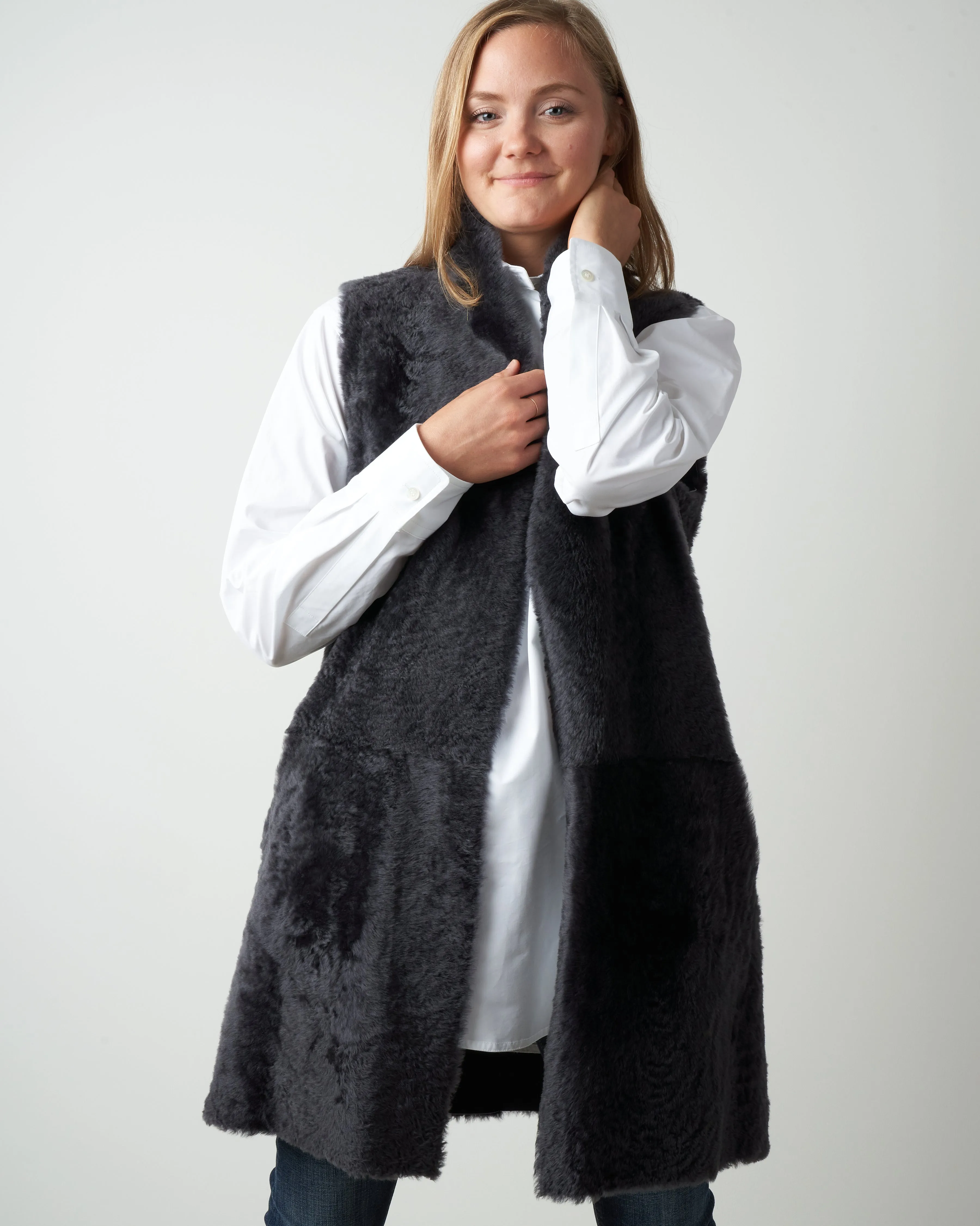 stand collar shearling gilet - graphite