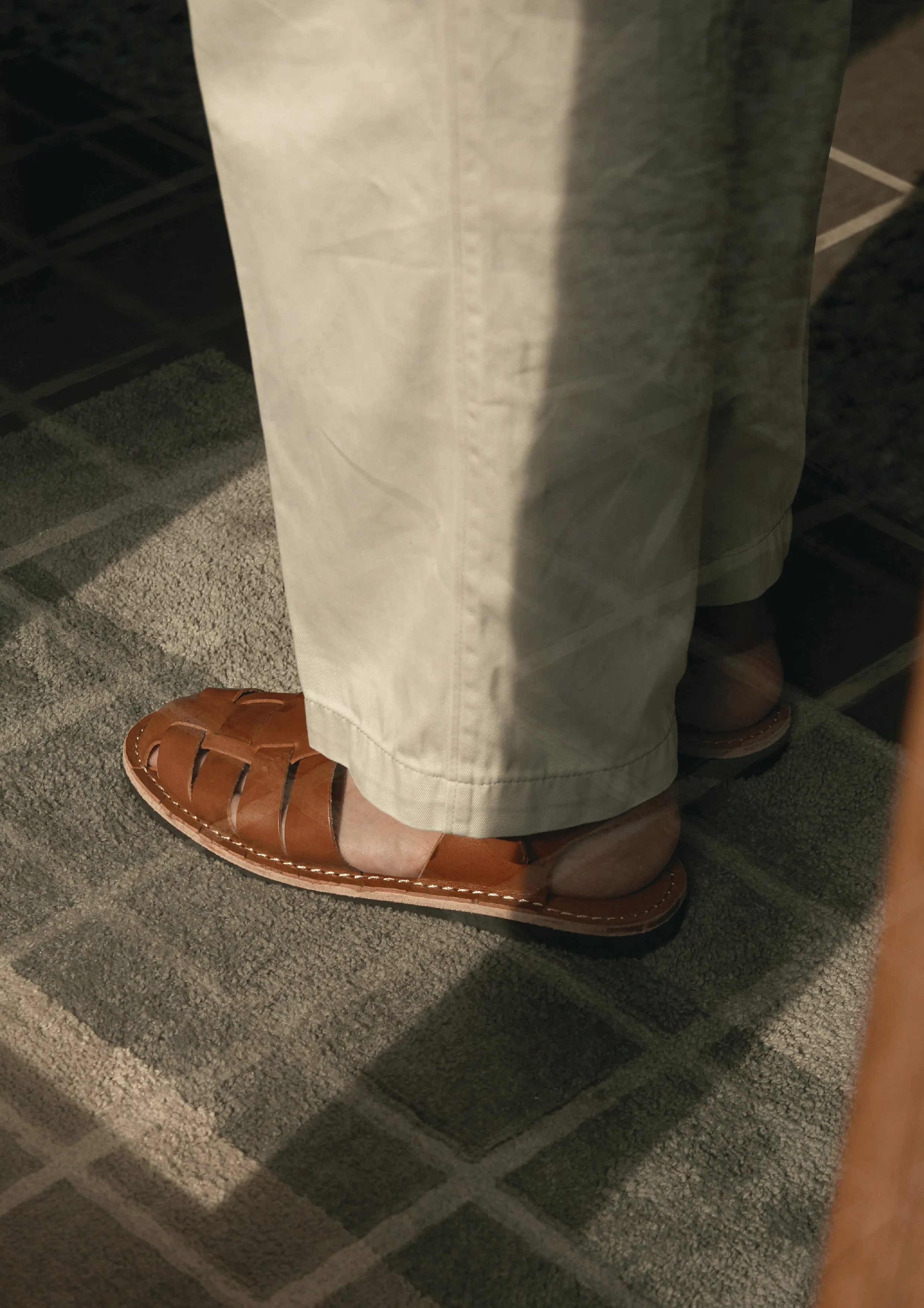 TEAK SANDALS - TOBACCO